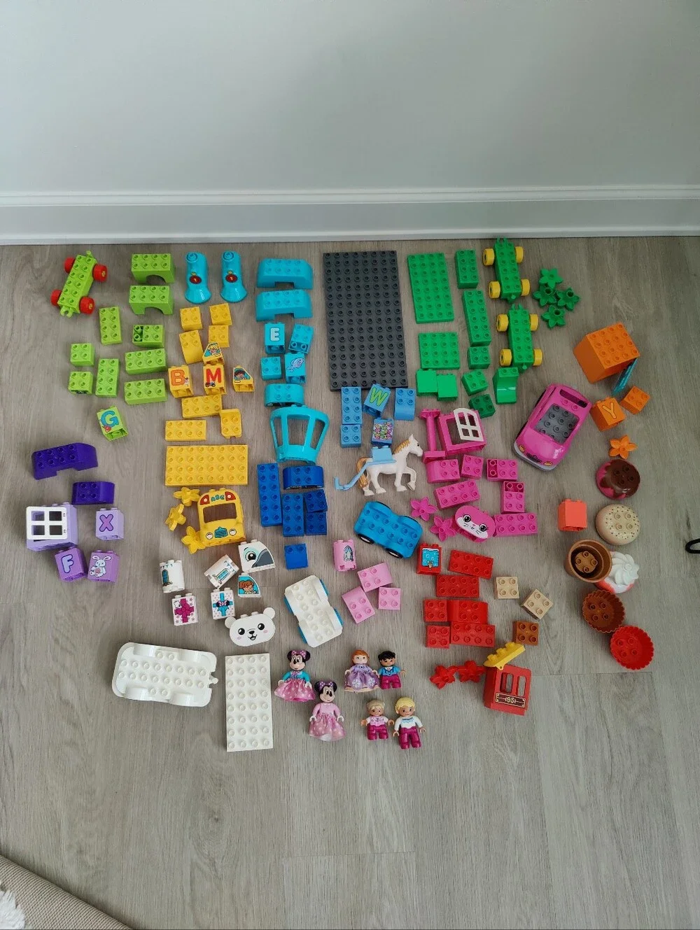 Assorted 130+ Pcs Duplo Lego Lot Kids Building Block Multicolor Educational Y2K